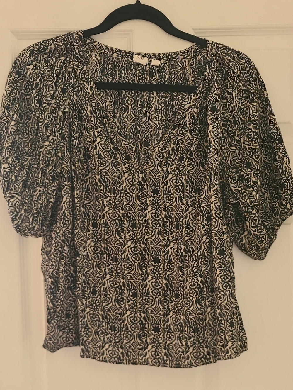 GAP Black and White Printed Puff-Sleeve Blouse